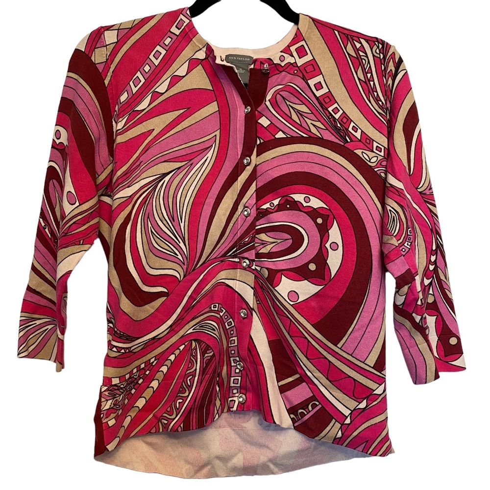 Ann Taylor Groovy Pink patterned cardigan with diamond buttons, 3/4 sleeved
